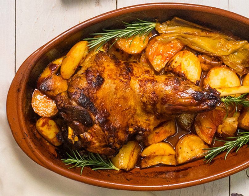 arnaki-me-patates-kai-prasa-sti-gastra